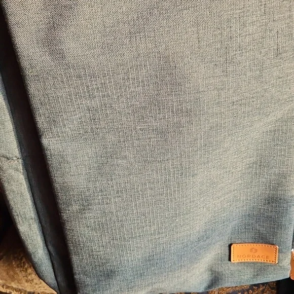 Nordace Men/ Woman Siena Pro 17" Backpack in Green - Picture 14 of 16